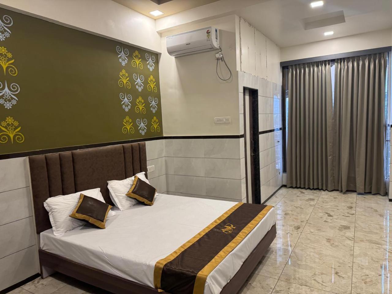 Majestic Inn Vasai Exterior photo