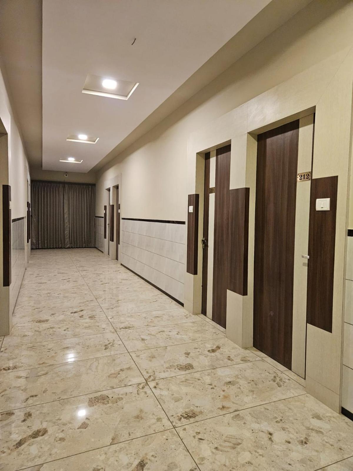 Majestic Inn Vasai Exterior photo